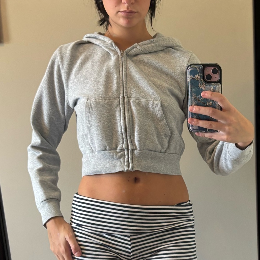 Brandy Melville Light Gray Cropped Hoodie